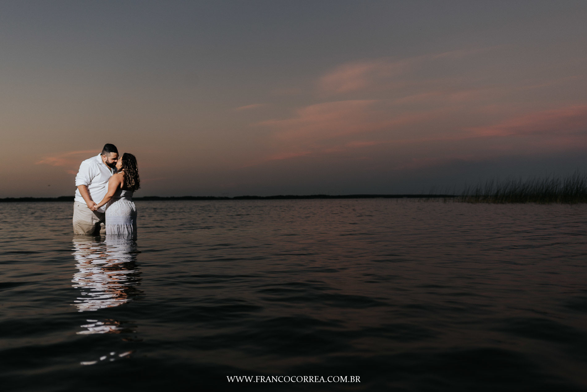 Foto Ensaio Pré Wedding Lagoa de Bacupari- Jô e Guilherme Foto Ensaio Pré Wedding Lagoa de Bacupari- Jô e Guilherme - Imagem 40