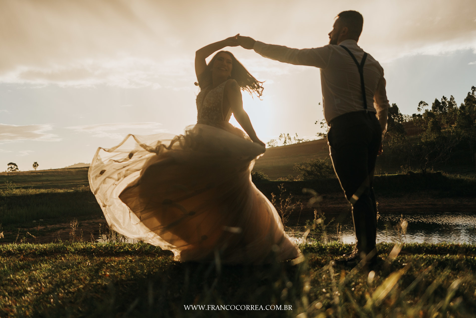 Ensaio Pré Wedding no campo - Jana e Andrei