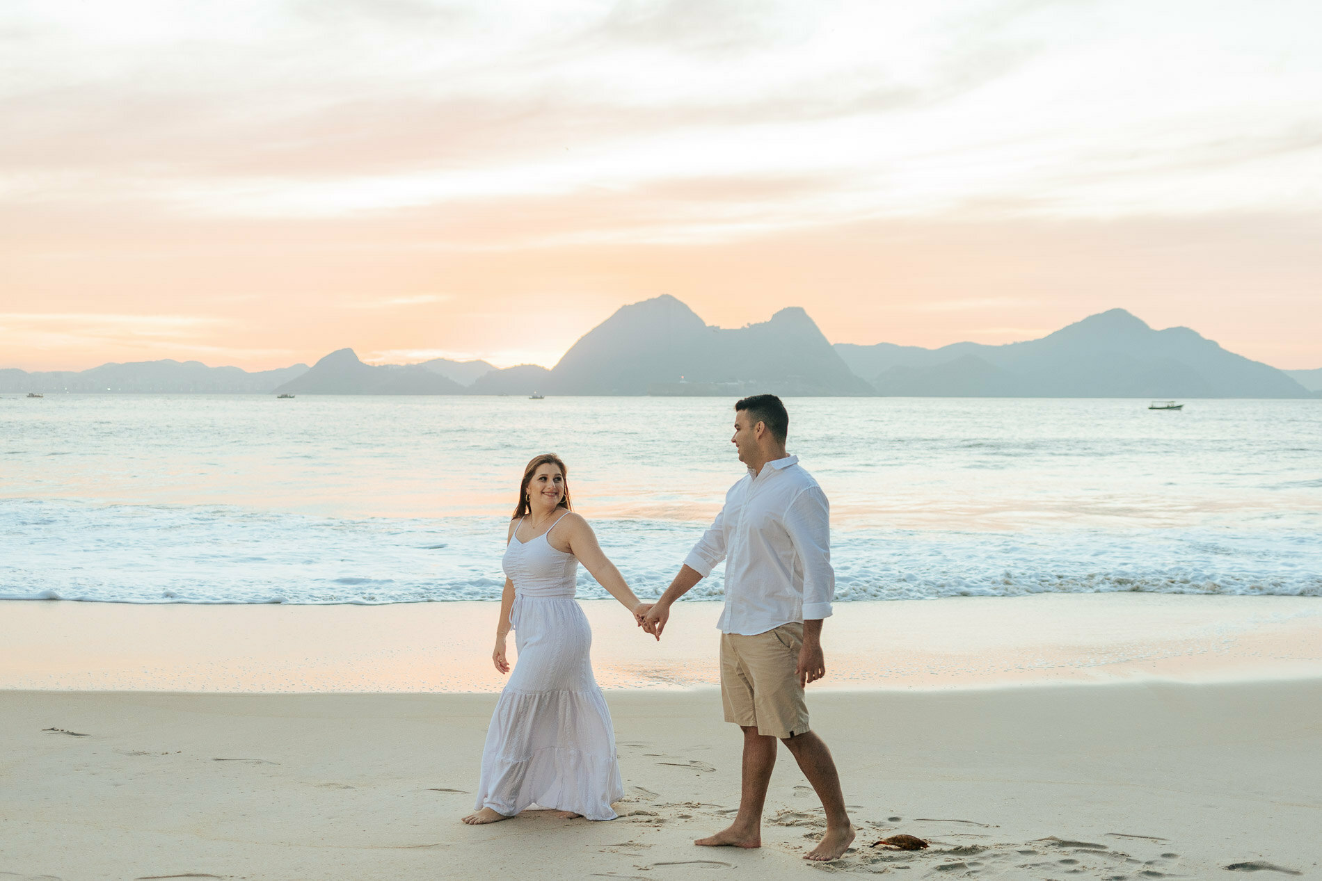 Ensaio Pré Wedding Rio De Janeiro ao Nascer do Sol - Priscila e Victor